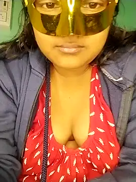 mimi87hoty online show from January 5, 5:38 pm