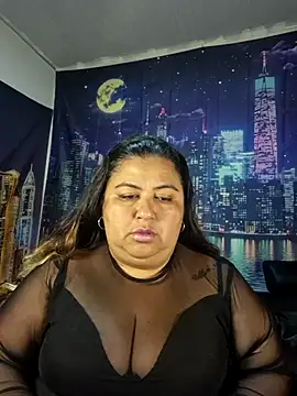 curvy diva  online show from April 8, 10:17 am