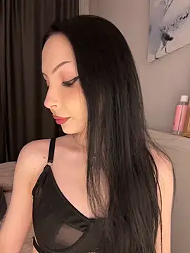 Lina Thornton  online show from April 12, 8:55 pm