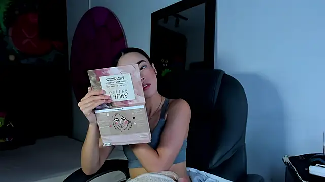 miIa bratz online show from May 28, 8:51 pm