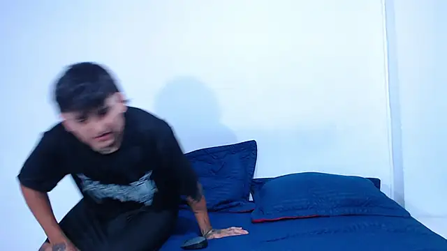 onixandghosty1 online show from April 11, 7:06 pm