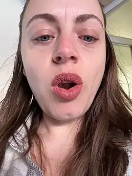 ladywithbigass online show from April 15, 5:08 am