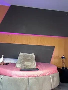 Alexia  cox online show from April 12, 7:55 am