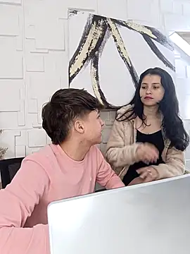 Ari and Storm online show from April 18, 3:47 pm