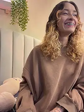 SunshineLizzy online show from November 14, 1:22 pm