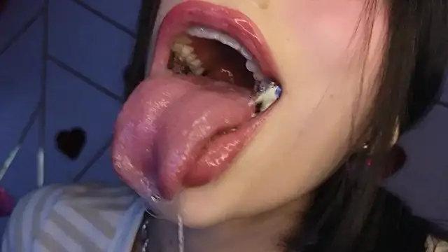 Hollyxx  online show from March 6, 3:23 am