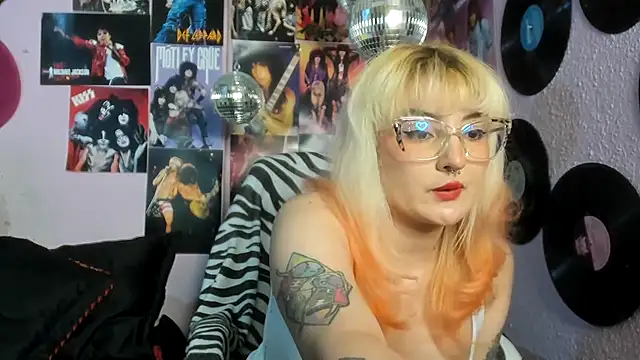 Avril Maria online show from March 28, 5:23 pm