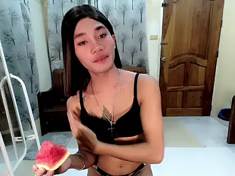 Petite HugeCock online show from May 1, 5:43 am