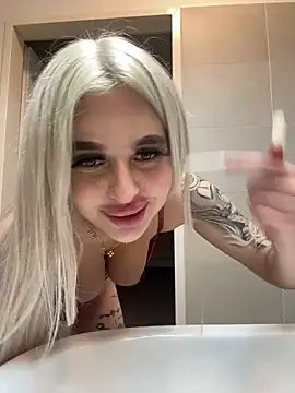 Steffi Snowbunny online show from December 16, 1:44 am