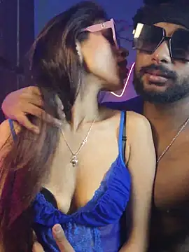 royeoy22 online show from April 14, 2:28 pm