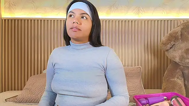 Liss-Reyes online show from March 29, 2:16 pm