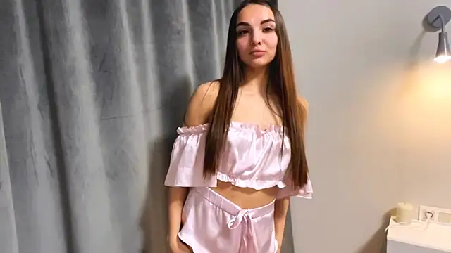 DawneColatruglio online show from April 13, 4:41 pm