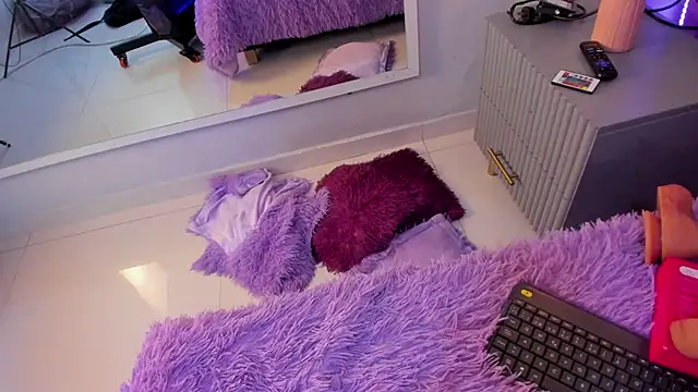 Mia Valentine  online show from April 20, 8:12 pm