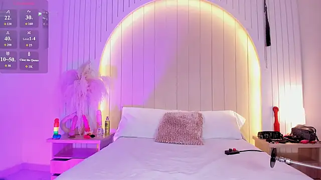 ALICESANDOVAL online show from April 13, 11:33 am