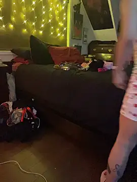 d3luluxx online show from November 15, 6:58 am