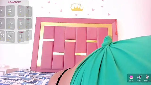 PenelopeBoobss online show from April 18, 9:04 pm