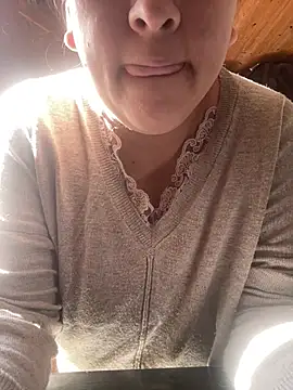 bruna438 online show from May 25, 2:38 pm