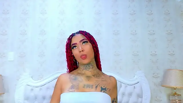 EmilieLake online show from March 25, 3:26 pm