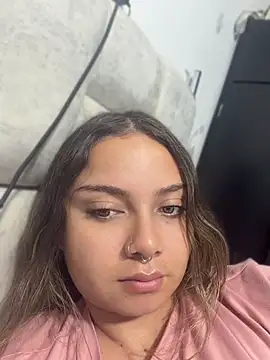 AnnyLopezzz  online show from April 19, 6:46 am