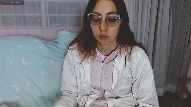 AnnieSparkle online show from May 31, 12:05 am