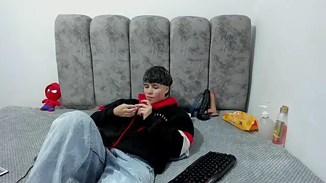 Bruno Cruzz online show from April 22, 2:52 am