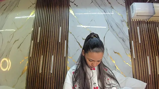 VictoriaDuart online show from March 16, 8:35 pm