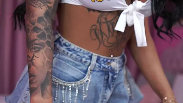 AishaaDevoe online show from February 21, 8:42 pm