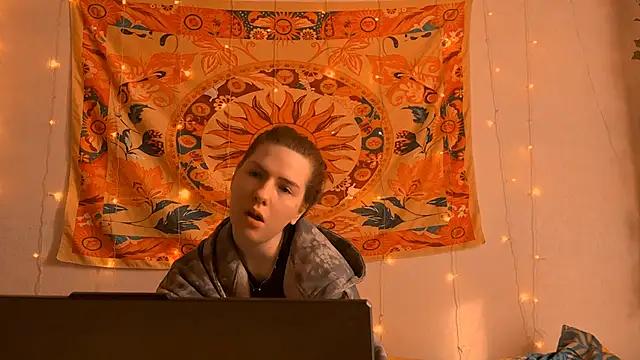 AliceCUNTach online show from April 17, 5:09 am