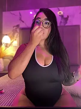 SofiaWildee online show from December 18, 4:28 am