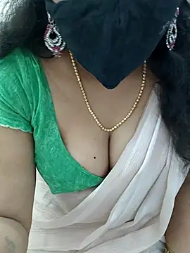 luci-queen online show from July 7, 7:09 am