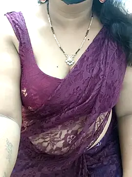 luci-queen online show from June 15, 7:19 am