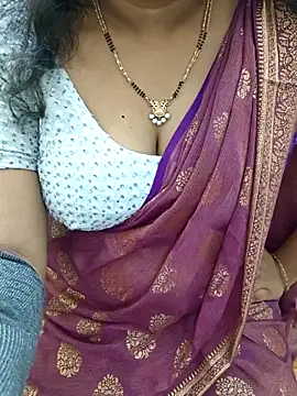 luci-queen online show from June 19, 5:27 pm