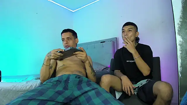 twinkDuohot online show from May 15, 11:40 pm