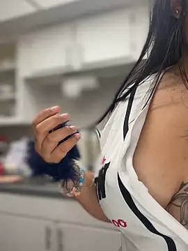 latina curvy22 online show from May 9, 9:50 pm