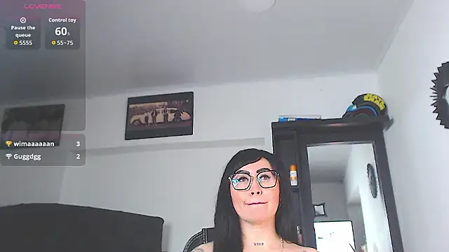 Vicky hotmilf online show from March 6, 1:17 pm