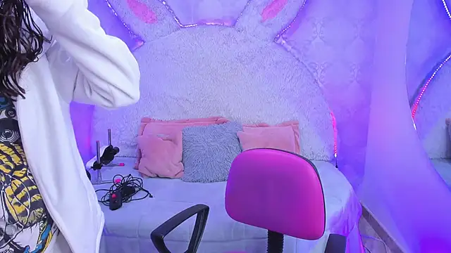 Gaby louse online show from March 18, 7:19 pm