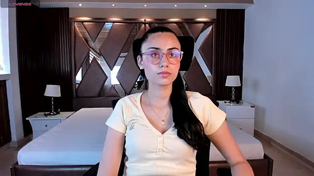 sofiapalacioss online show from March 9, 7:06 pm