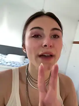 SophiiaStarr online show from April 9, 3:50 pm