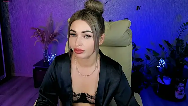 NikkiiStill online show from June 29, 2:29 am