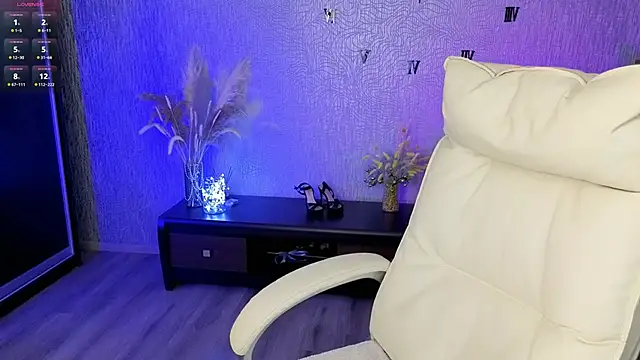 NikkiiStill online show from May 31, 2:50 am