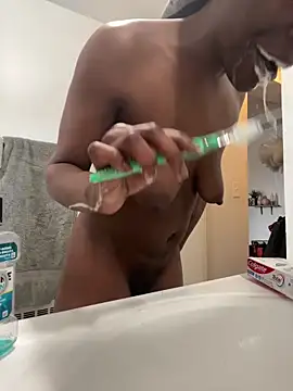 littyleesh1 online show from March 8, 3:49 pm