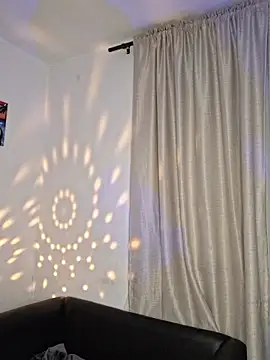 carolinerue online show from March 24, 4:18 am