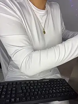 rhizanthella  online show from April 17, 5:26 pm