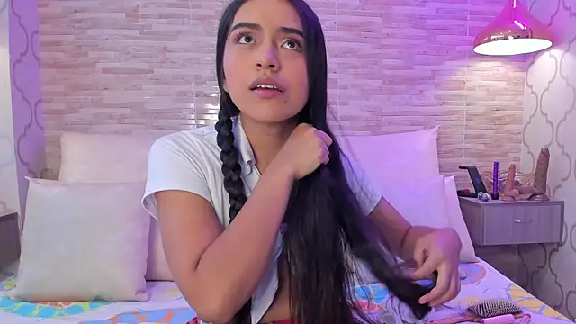 Leslie Bussh  online show from September 13, 7:55 pm