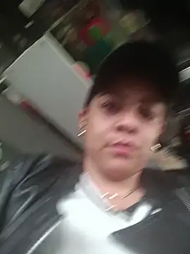 isahotty online show from November 17, 9:48 pm