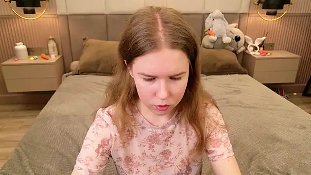 Alida Brice online show from April 4, 5:39 am