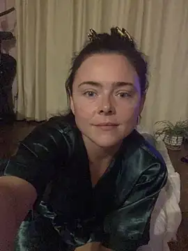 Mia Winters online show from November 8, 7:30 pm