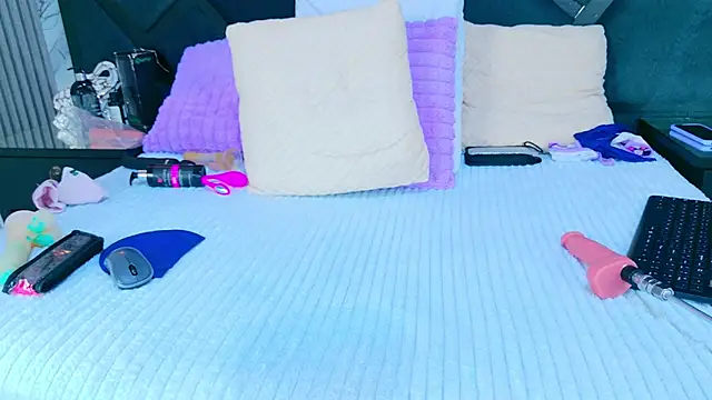 SabrinnaTaylor online show from March 4, 8:26 pm