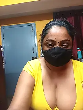 queendivya online show from March 23, 11:00 pm