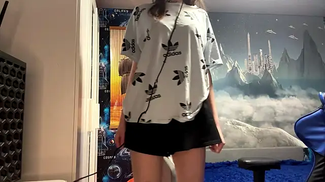 Elira Breeze online show from April 18, 3:25 pm